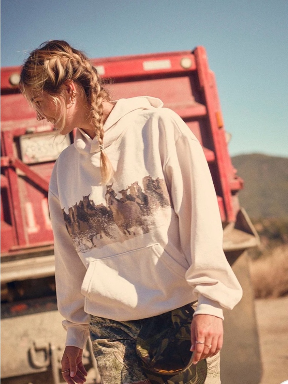 Darlin' Cream Cotton Pullover wild horses premium hoodie size large